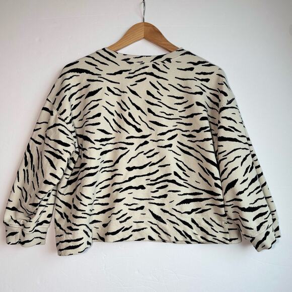 Velvet By Graham and Spencer lightweight cotton sweatshirt size medium - Picture 2 of 13